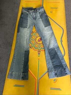 GAP 70's Flare High Rise Patchwork Light / Medium Wash Jeans, size 0 / 25 petite